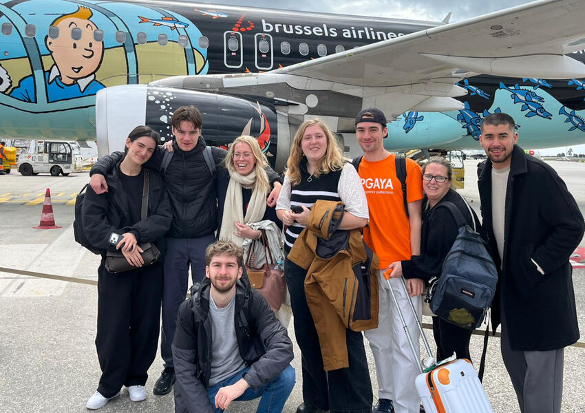 The Antwerp delegation on the airport. The Antwerp delegation on the airport.